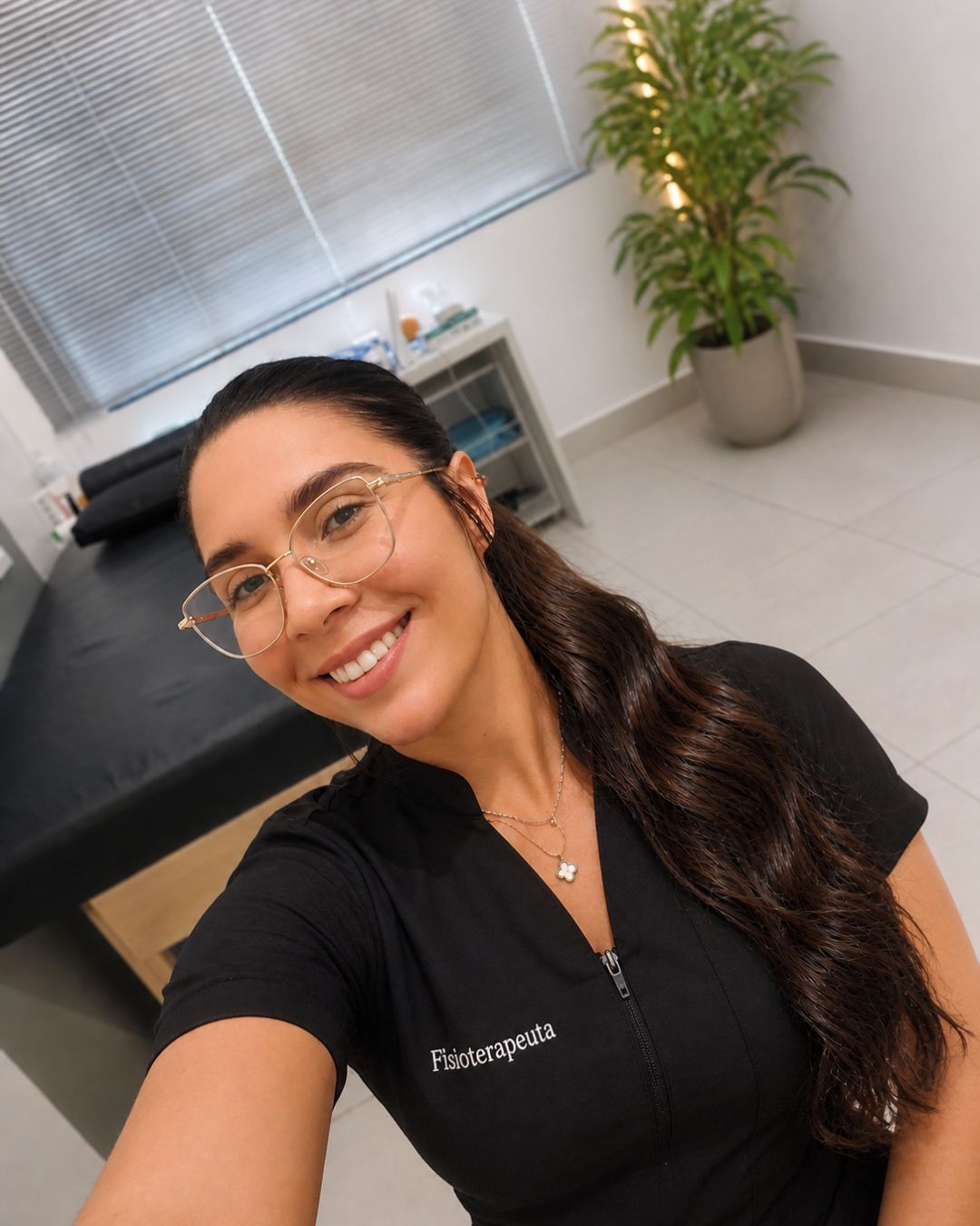 Ana Júlia Jalles — Fisioterapeuta Domiciliar